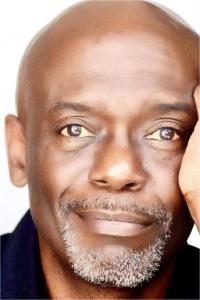 Carl Gilliard as Lobby Sub Con in Inception (07/2010)