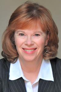 Lynnanne Zager as Newscaster (voice) (uncredited) in Dawn of the Planet of the Apes (07/2014)