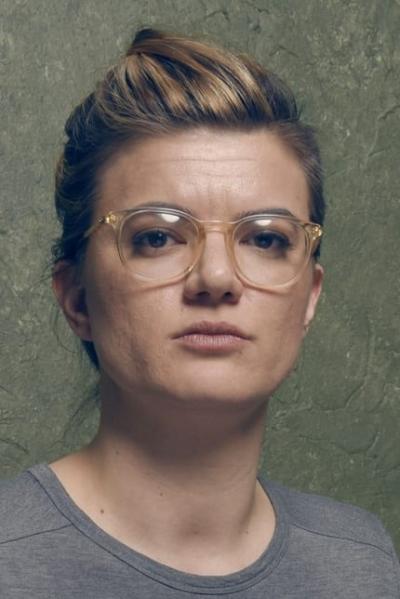 Leslye Headland profile image