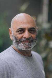 Anil Bajaj as Nervous Man in Renfield (04/2023)