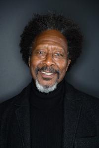 Clarke Peters as Editor in Marley & Me (12/2008)