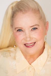 Sally Kirkland as Ida in 80 for Brady (02/2023)