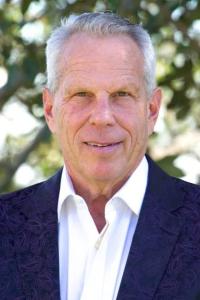 Steve Tisch as Executive Producer in Snatch (09/2000)