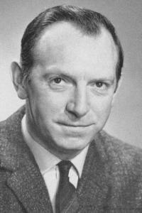 Guy Standeven as Customs Officer (uncredited) in Diamonds Are Forever (12/1971)