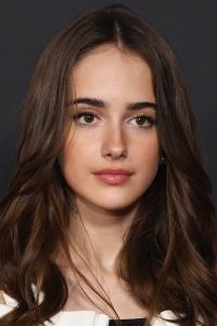 Julia Butters as Claire in The Gray Man (07/2022)