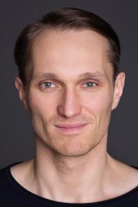 Marián Mitaš as Ranking Officer in The Gray Man (07/2022)