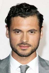 Adan Canto as Aaron Shore in Season 2 (09/2017)