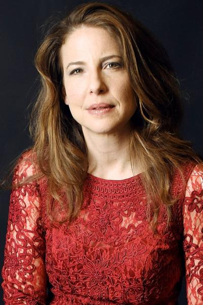 Robin Weigert profile image